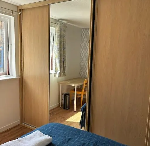 Quiet For Upto 4 People Edinburg