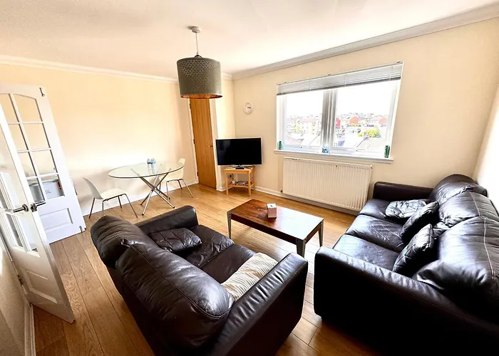 Arthurs Penthouse - Central Leith Walk 2-storey - Free Parking & Fast Wifi *