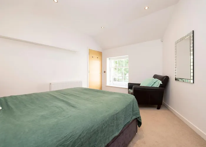 Stylish 3-bedroom 2-storey House With Patio And Balcony Near Princes Street Apartment Edinburgh