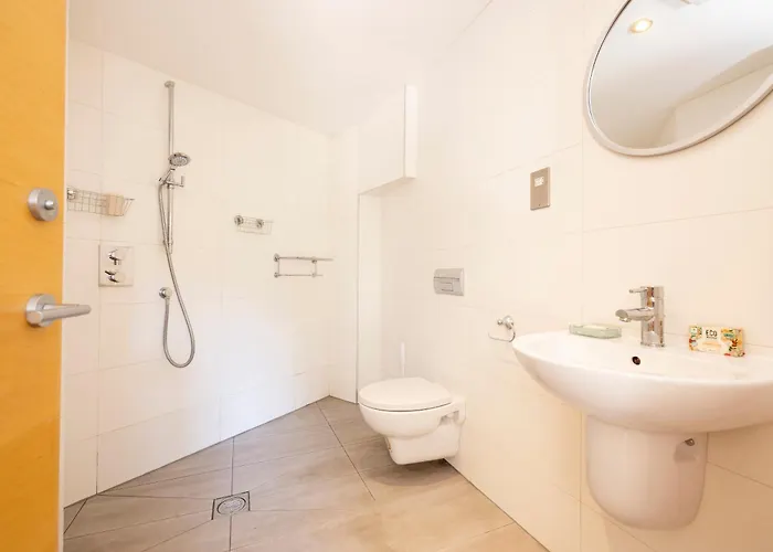 Stylish 3-bedroom 2-storey House With Patio And Balcony Near Princes Street Apartment Edinburgh