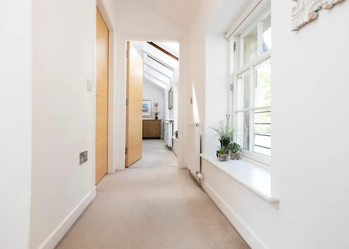 Apartment Stylish 3-bedroom 2-storey House With Patio And Balcony Near Princes Street Edinburgh