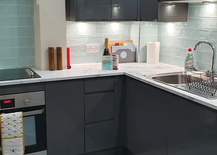 Beautiful Ground Floor Flat Near Haymarket Lejlighed *