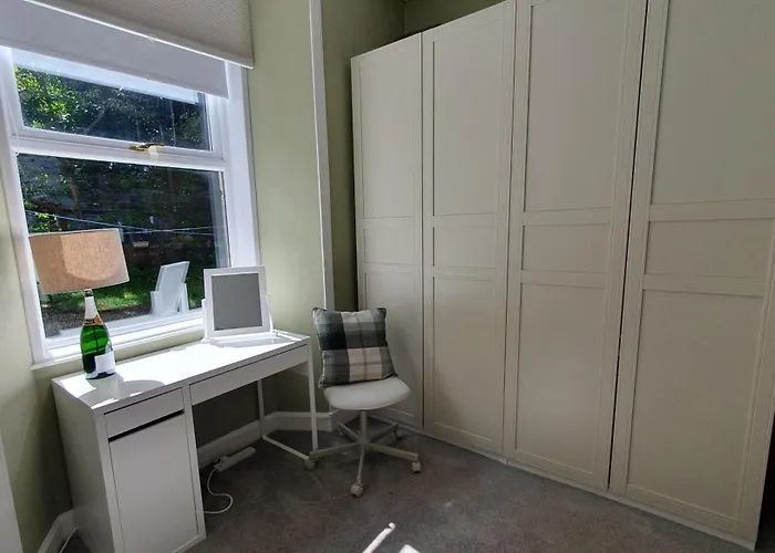 Beautiful Ground Floor Flat Near Haymarket *