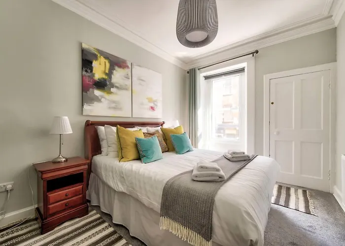 Guestready - Spacious And Beautiful 2br Flat In Morningside * Edinburgh