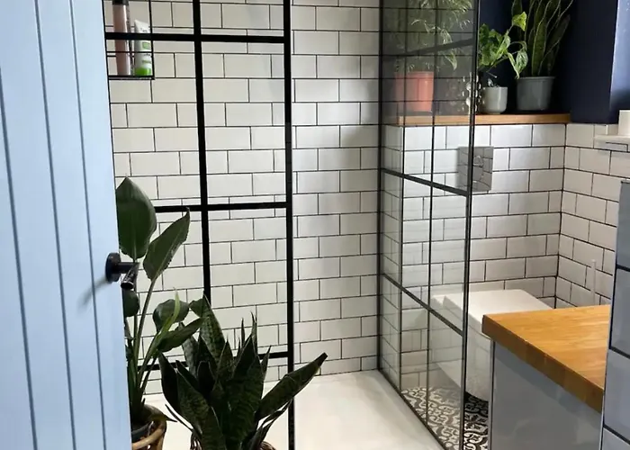 منزل للإقامة Private With Separate Shower And Free Parking *