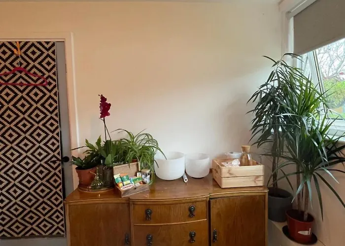 منزل للإقامة Private With Separate Shower And Free Parking