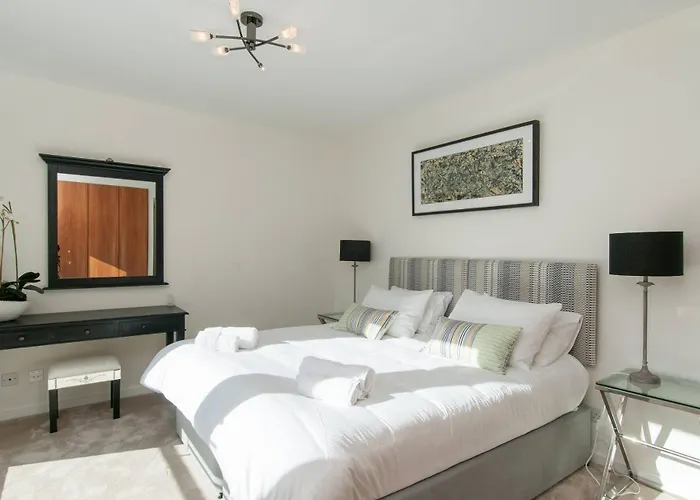 Holyrood Road Park - 379 Apartment Edinburgh