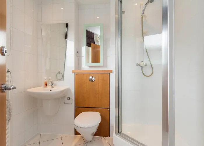 Portland Gardens - 403 *