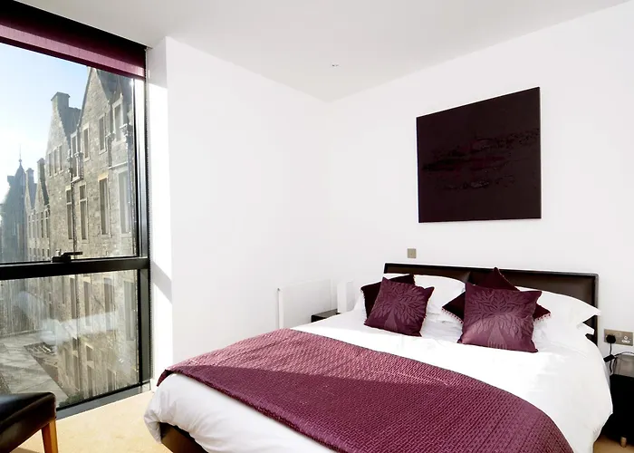 Apartment Simpsons Loan - 273 Edinburgh