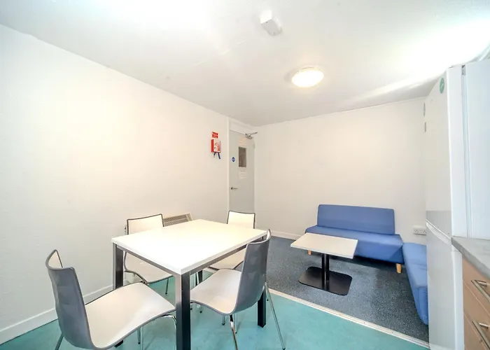 Joivy Affordable 2, 4, 5 And 6 Bed Private Flats, In Historic Old Town (Adults Only) Апартаменты Эдинбург