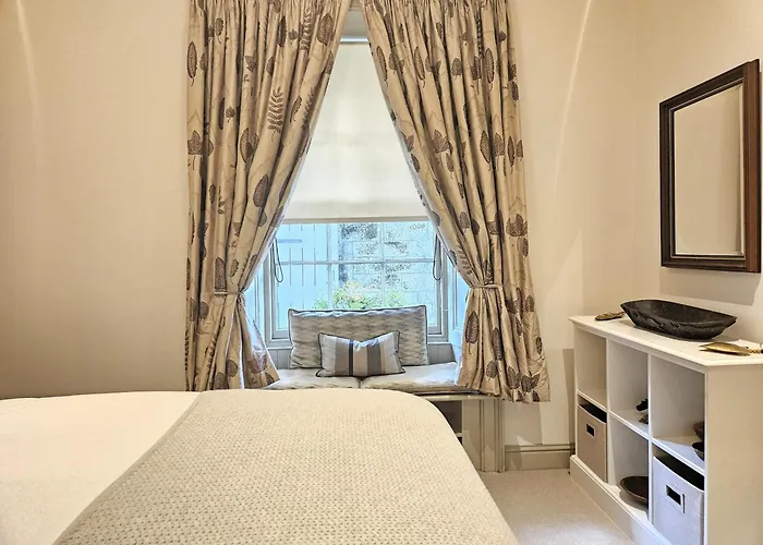 Elegant 1-bedroom *