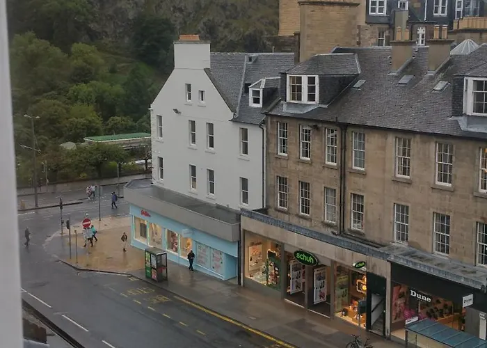 Rose Street 2 Bedroom