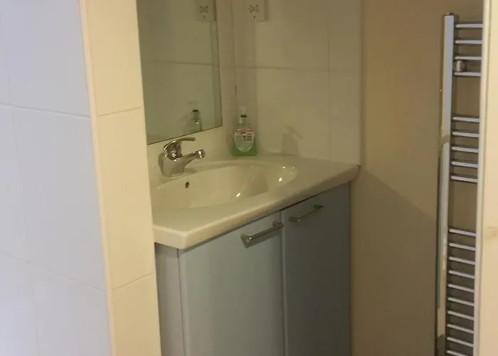 Rose Street 2 Bedroom Apartment Edinburgh