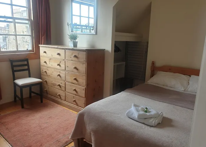 Rose Street 2 Bedroom Edinburgh