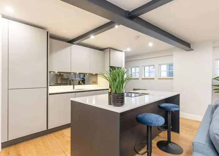 Dragon - Yukina - 2 Bed Centre House With Garden Holiday home *