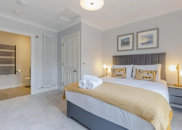 Dragon - Ladon - 2 Bed Centre Luxury Apartment