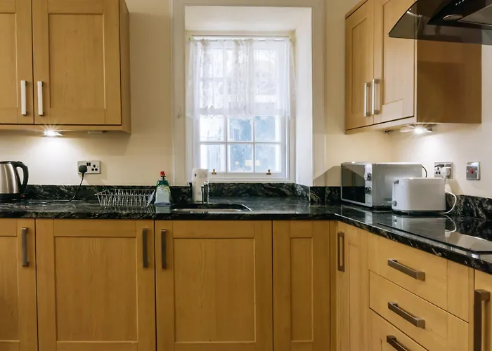 Apartament Homely 3 Bedroom In The Heart Of