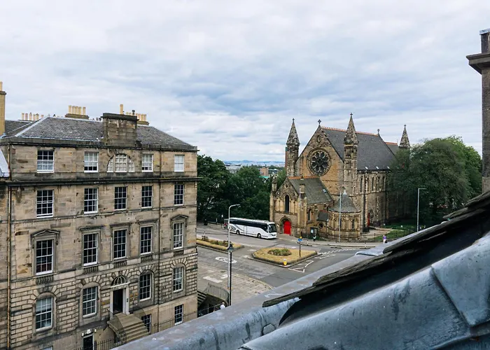 Grade A Listed 2 Bedroom In דירה אדינבורו