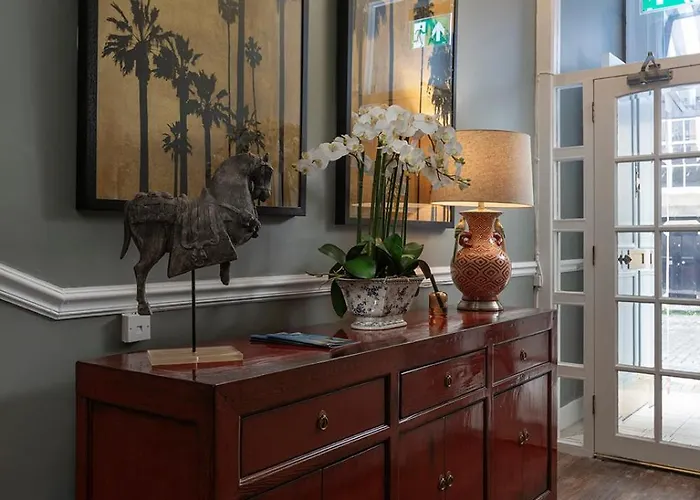 The Broughton Townhouse 3* Edinburgh