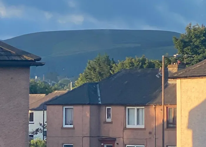 Modern Quiet Center Airport 2 Bedroom * אדינבורו