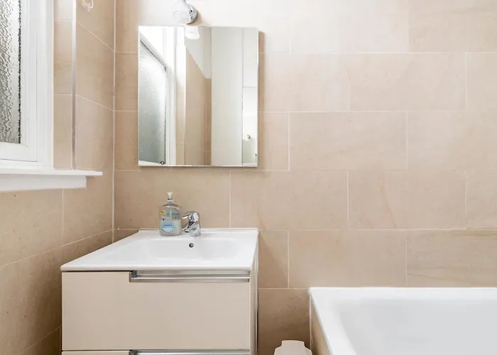 Luxury Victorian 5 Bedroom By Lady Road Edinburgh