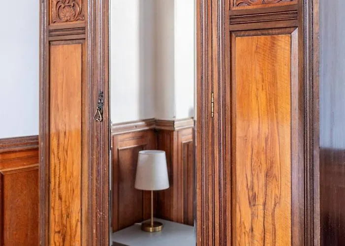 Luxury Victorian 5 Bedroom By Lady Road Apartmán