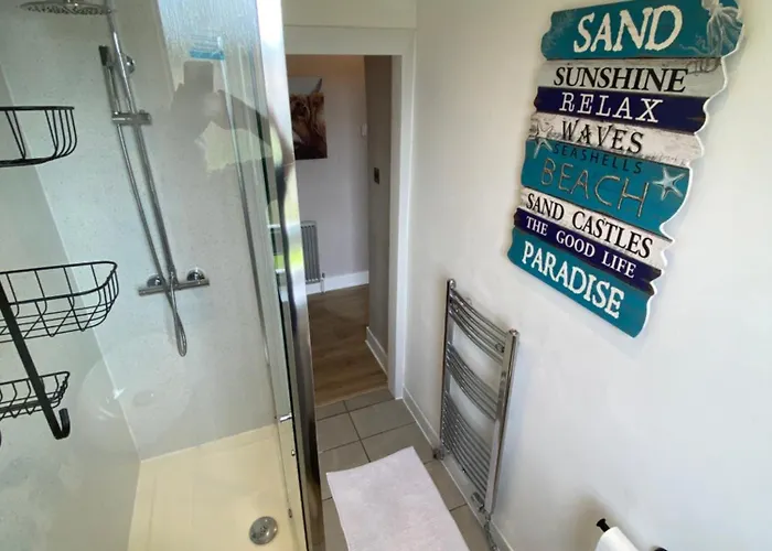 Modern Quiet Center Airport 2 Bedroom * אדינבורו