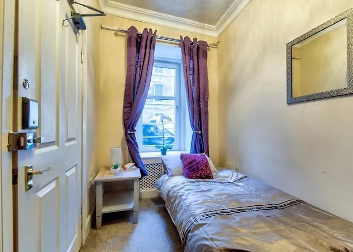 Drumdryan Ground Floor * Edinburgh