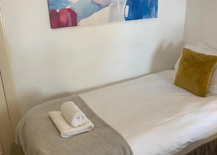 Stockbridge Two Bedroom Apartament
