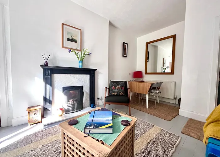 Garden Flat شقة *