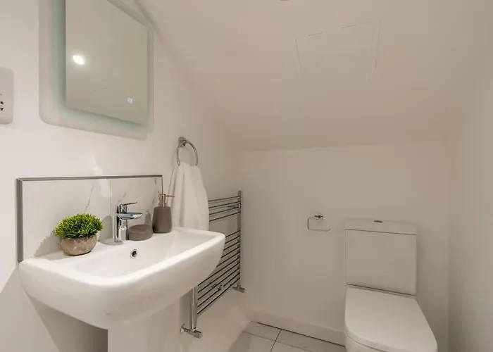 Superb Two Bedroom 2 Bathroom Morningside Apartament