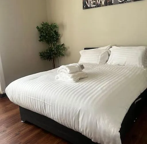 One Bedroom In Gorgie With New Heating System Edinburgh