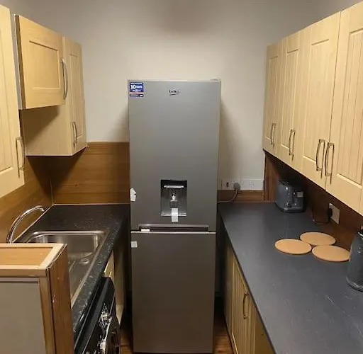 One Bedroom In Gorgie With New Heating System *