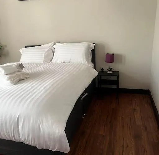 One Bedroom In Gorgie With New Heating System