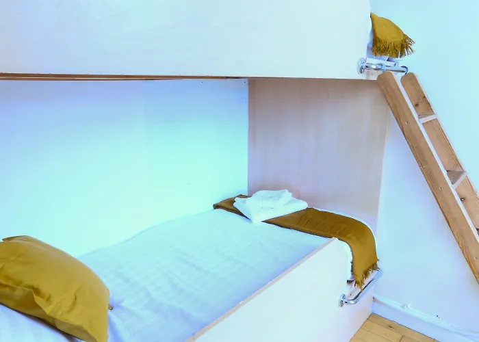 Royal Mile Escape - Five Bedrooms Apartment