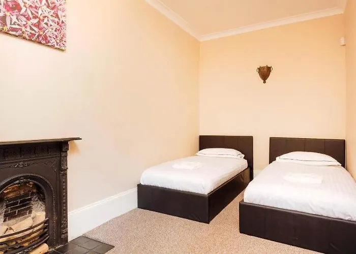 Spacious New Town Garden Flat Lejlighed