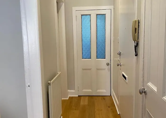 Gorgeous 2 Bed, Apartment