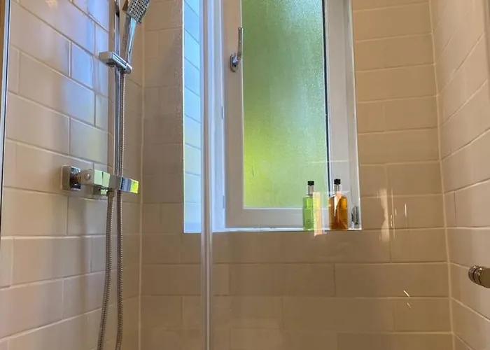 Apartment Gorgeous 2 Bed, *