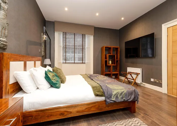 Argyl - 4 Bed On York Place, New Town Edinburgh