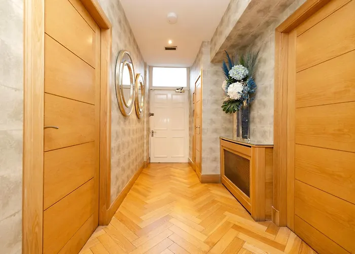 Argyl - 4 Bed On York Place, New Town