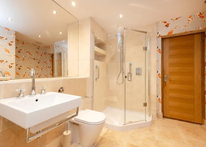 Argyl - 4 Bed On York Place, New Town *