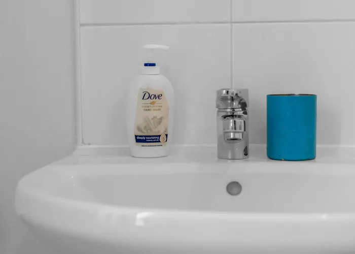 בית אירוח Cosy, Stylish Bedroom For Business And Work Travellers *