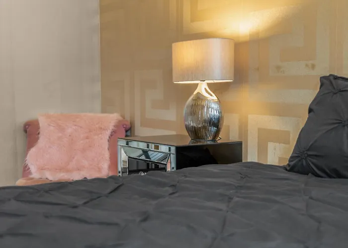 בית אירוח Cosy, Stylish Bedroom For Business And Work Travellers אדינבורו