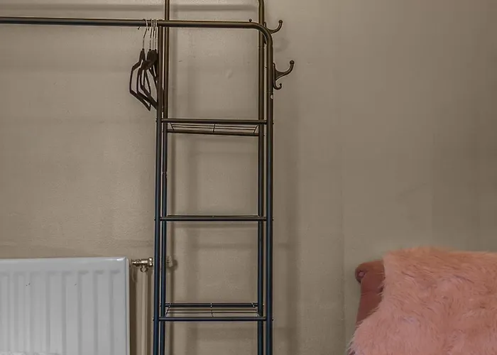 בית אירוח Cosy, Stylish Bedroom For Business And Work Travellers