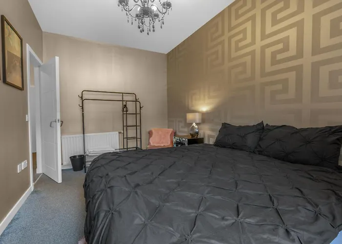 Cosy, Stylish Bedroom For Business And Work Travellers בית אירוח אדינבורו