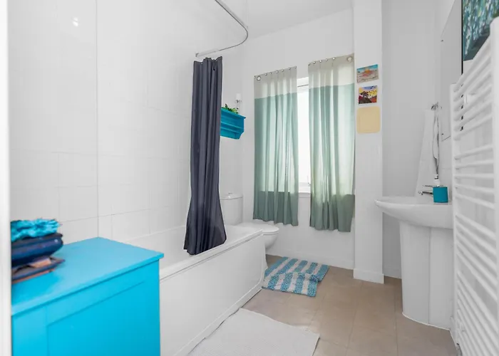 Cosy, Stylish Bedroom For Business And Work Travellers * אדינבורו