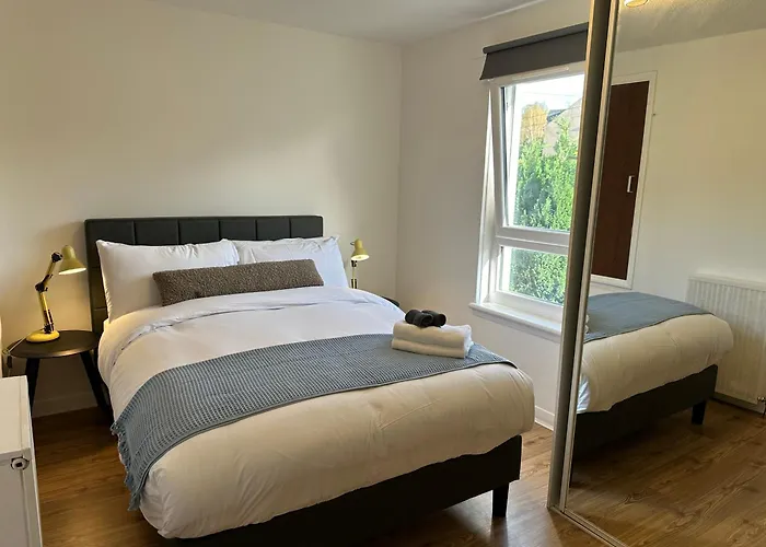 Apartament Cozy 2 Bedrooms With Private Parking Space And Garden