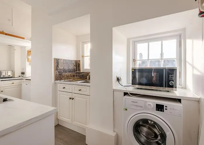 Stunning Royal Mile 2 Bedroom Эдинбург