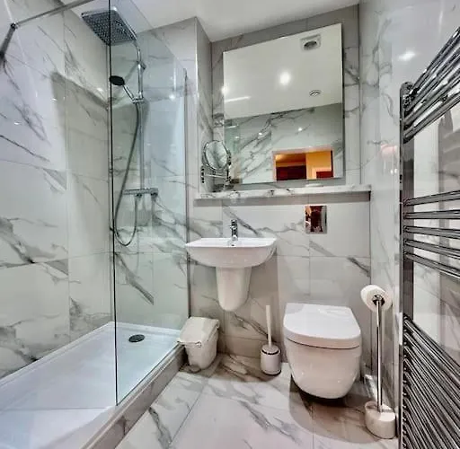 Spectacular 2 Bed, 2 Bath In Centre Apartamento *