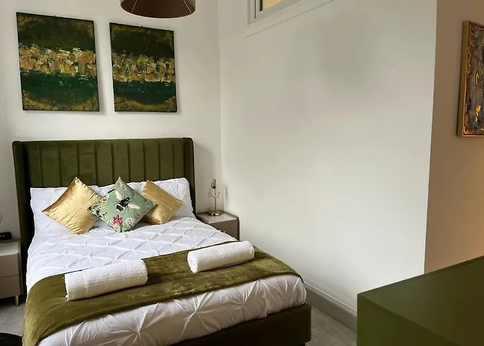 Cosy Apartment, Free Street Parking Apartment